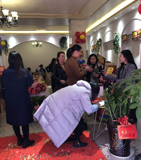喬瓦尼藝術(shù)涂料體驗館（廣西來賓）重裝開業(yè)，開啟2018新篇章