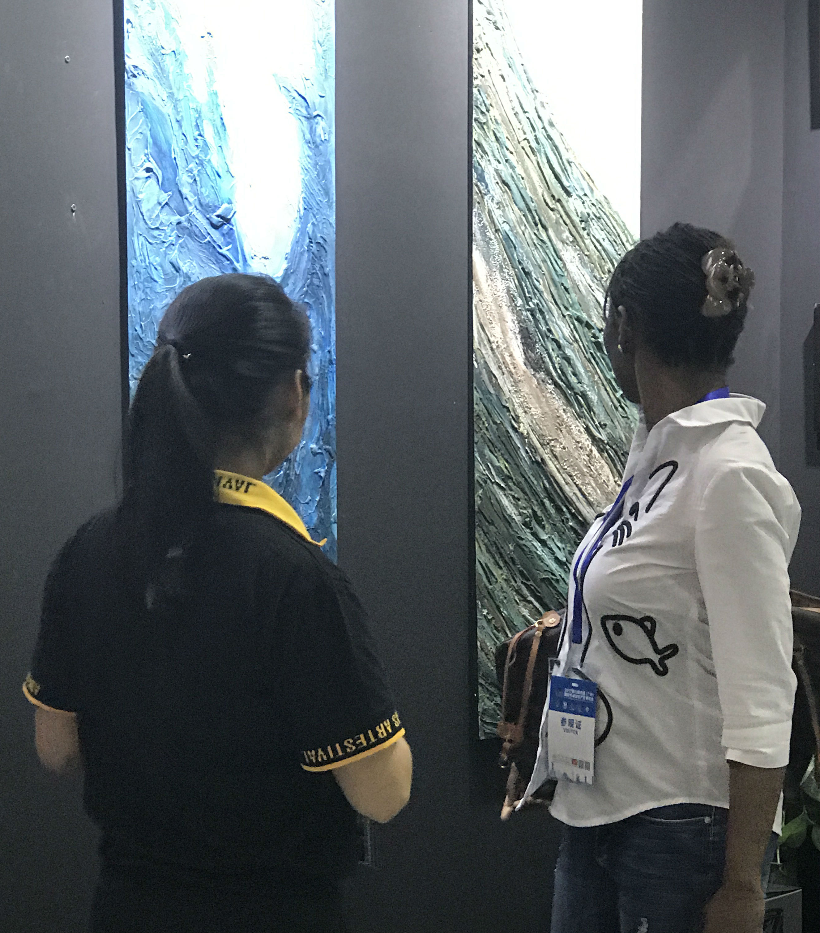 南非的女設計師對GIOVANNI喬瓦尼藝術(shù)涂料展開**的了解